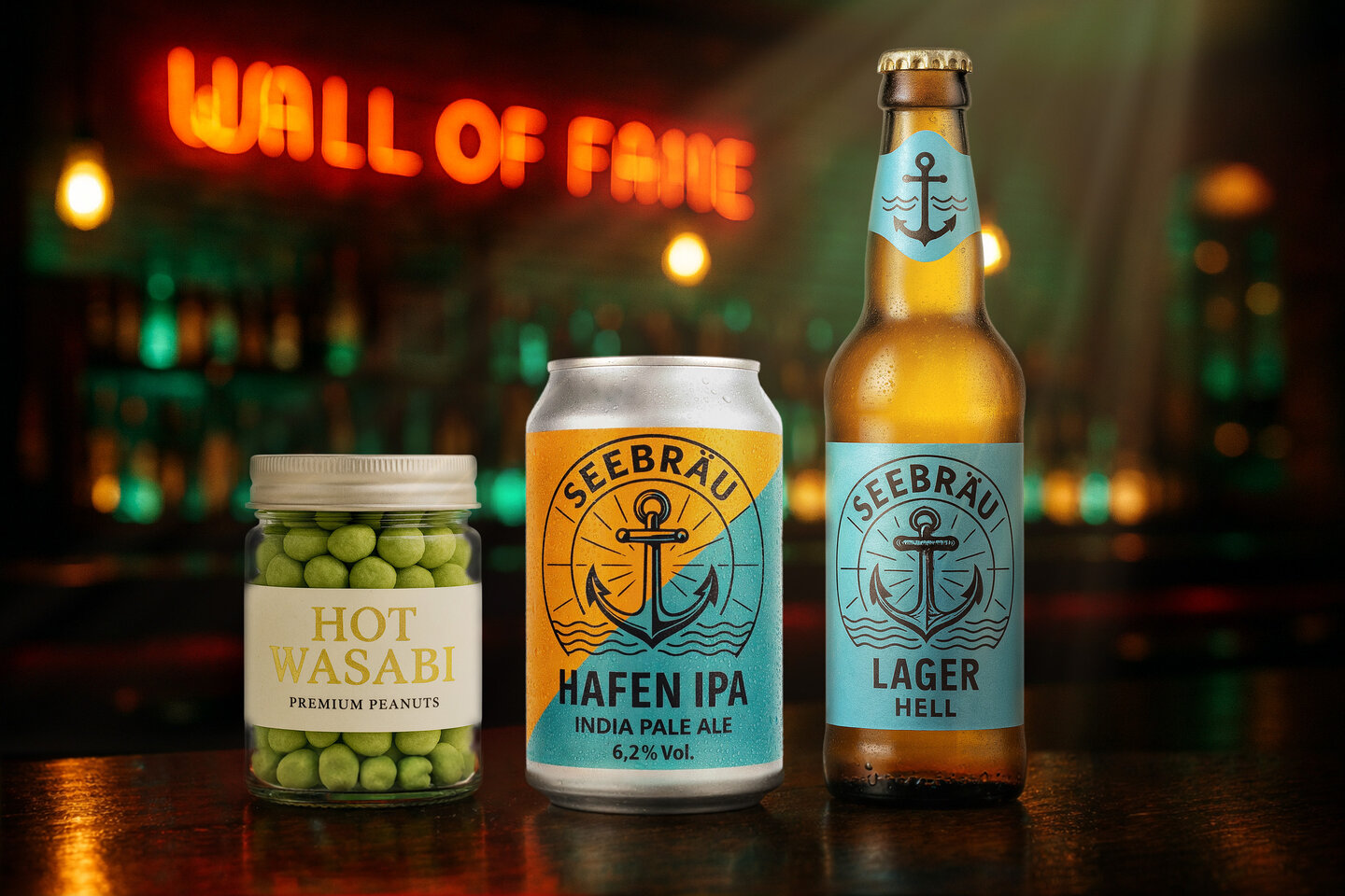 Étiquettes sur bouteille de bière, canette de bière et pot de wasabi avec des motifs maritimes et minimalistes dans un décor de bar