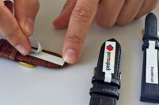 Bracelets de montre en cuir avec étiquettes avec zones non adhésives. 