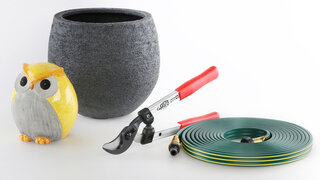 Produits pour le jardin - Décoration de jardin, bac à plantes, sécateur et tuyau d'arrosage