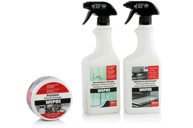 Trois produits de la marque Wepos, une pierre de nettoyage, un nettoyant pour cabine de douche et un nettoyant pour four
