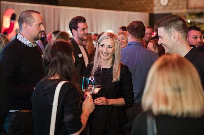 Les collaborateurs lors de l'apéritif du 65e anniversaire de l'entreprise